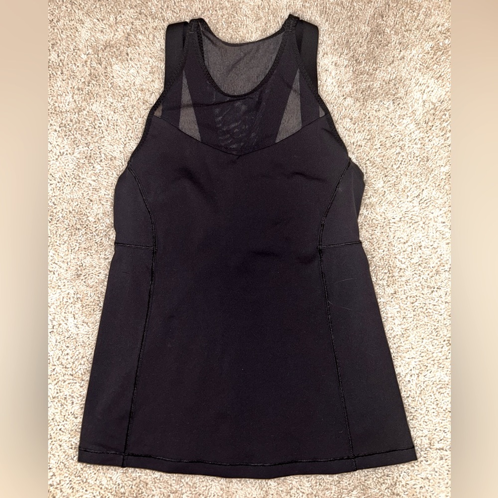 BLACK LULULEMON TANKTOP W/ BUILT IN BRA AND MESH